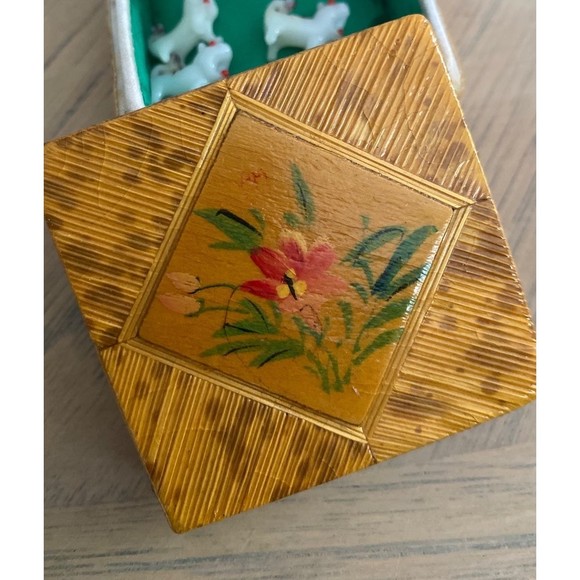 Vintage Unique Handmade Glass Tiger With Cubs in Handpainted Trinket Box - Picture 7 of 8